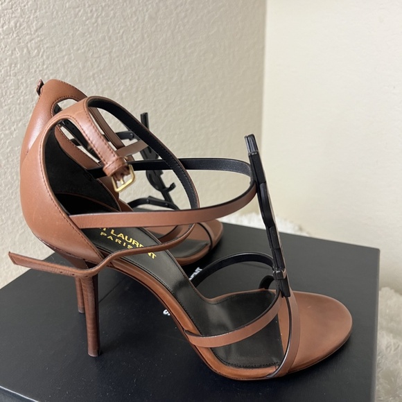 Saint Laurent Cassandra Patent Leather T-Strap Sandals Women's Size: 9 | IT 40 - Picture 6 of 8
